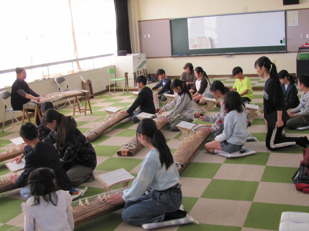 Arts in Education 和楽器専門家派遣事業 2025